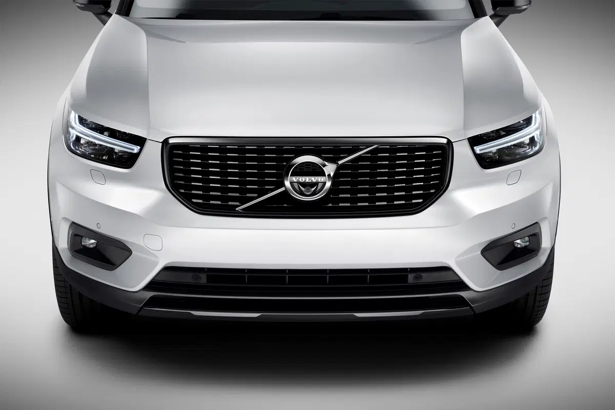 Volvo XC40, svelato il SUV compatto della casa svedese (7)