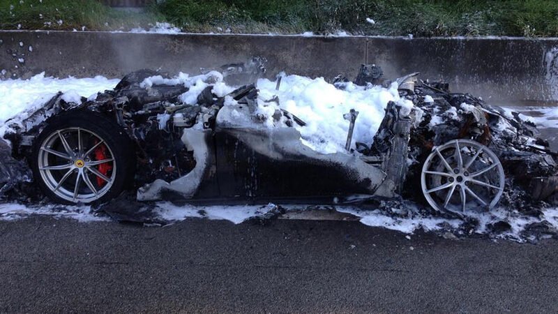 Ferrari F12tdf distrutta dalle fiamme in Germania