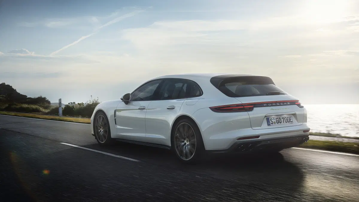 Porsche Panamera Turbo S E-Hybrid Sport Turismo, wagon da 680 CV (3)