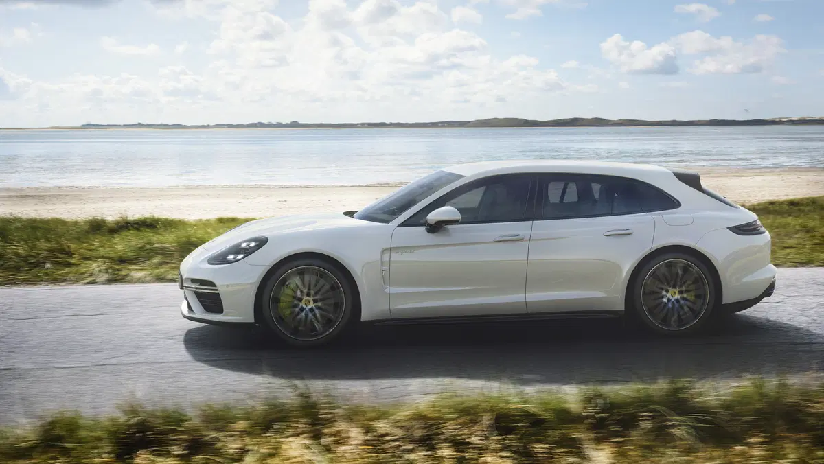 Porsche Panamera Turbo S E-Hybrid Sport Turismo, wagon da 680 CV
