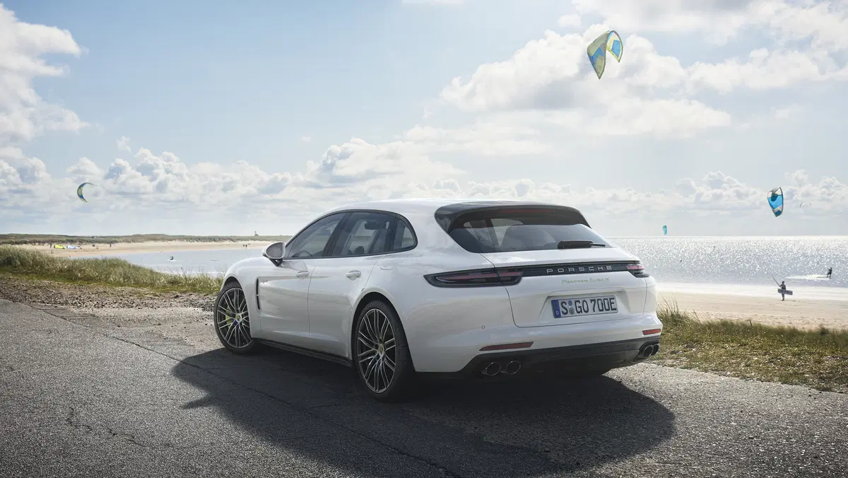 Porsche Panamera Turbo S E-Hybrid Sport Turismo, wagon da 680 CV (5)