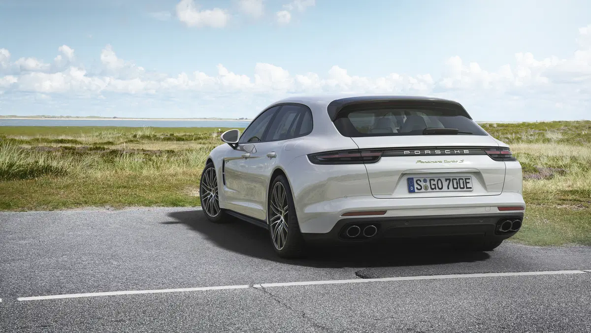 Porsche Panamera Turbo S E-Hybrid Sport Turismo, wagon da 680 CV (6)