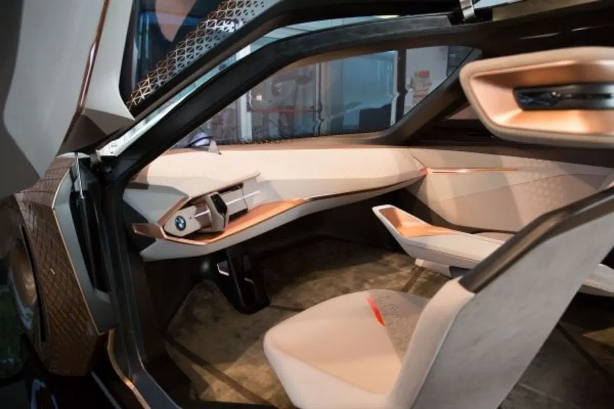 Bmw a BergamoScienza 2017: la Vision Next 100 per la prima volta in Italia