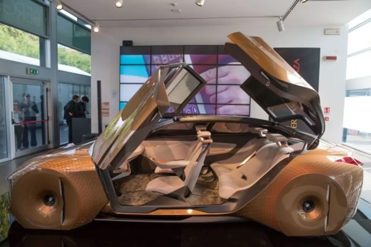 Bmw a BergamoScienza 2017: la Vision Next 100 per la prima volta in Italia (11)