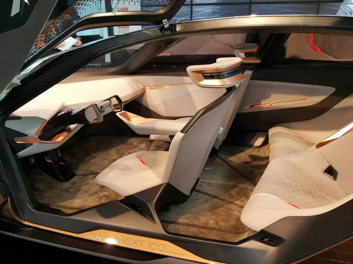 Bmw a BergamoScienza 2017: la Vision Next 100 per la prima volta in Italia (7)