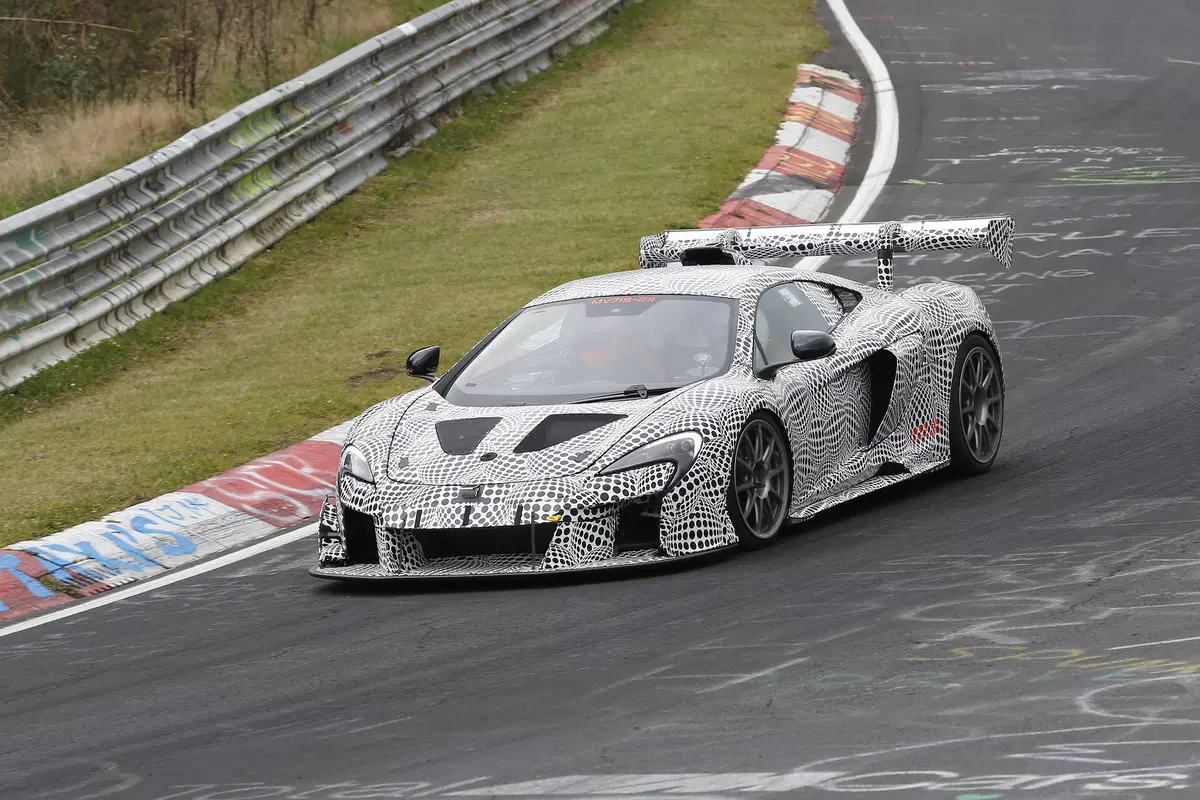 McLaren porta in pista e su strada un nuovo prototipo  (2)