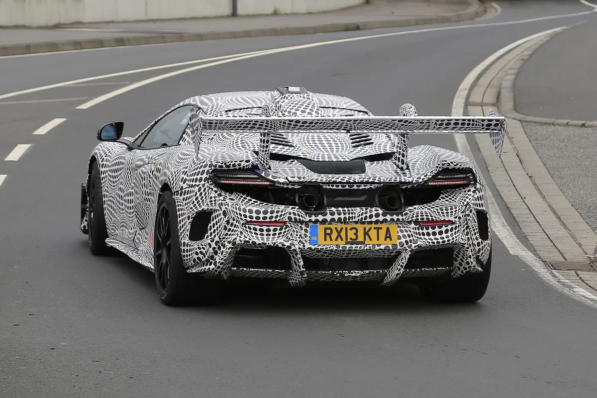 McLaren porta in pista e su strada un nuovo prototipo  (4)