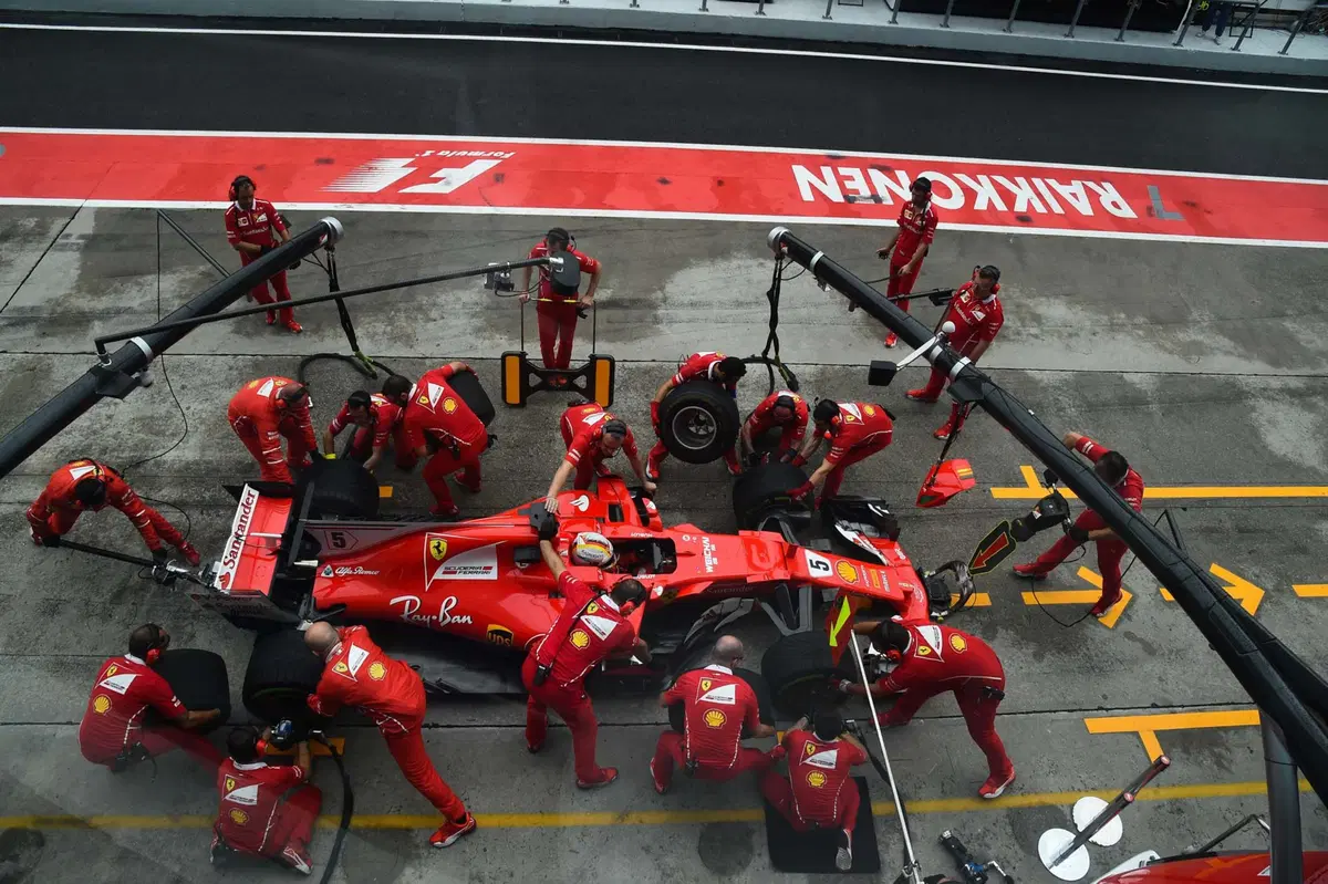 F1, GP Malesia 2017, FP2: Vettel davanti a tutti (11)