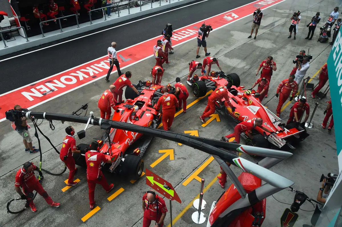 F1, GP Malesia 2017, FP2: Vettel davanti a tutti (13)
