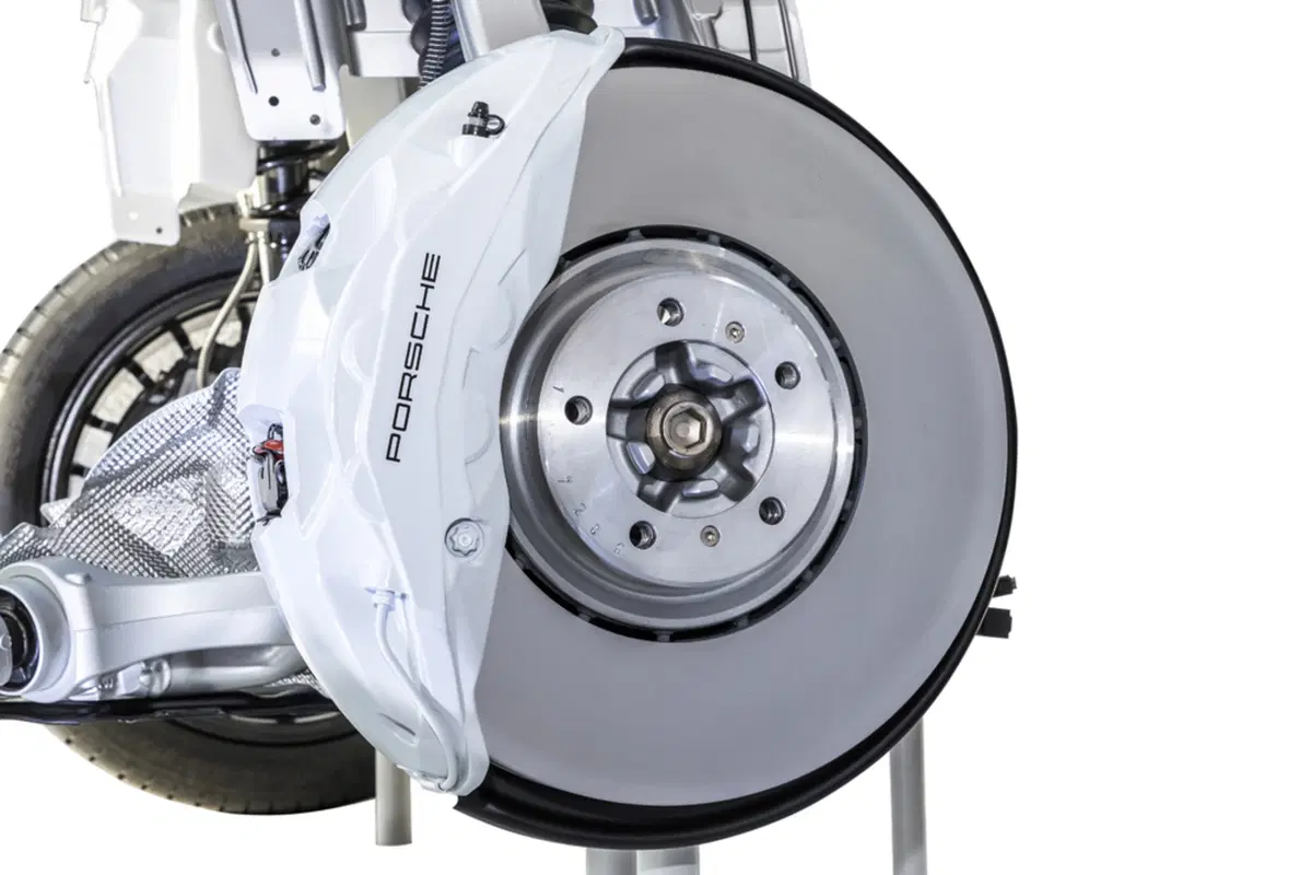 Porsche Cayenne, 3^ generazione: tecnologia nuova sotto il vestito, Parte 2 - Telaio (6)