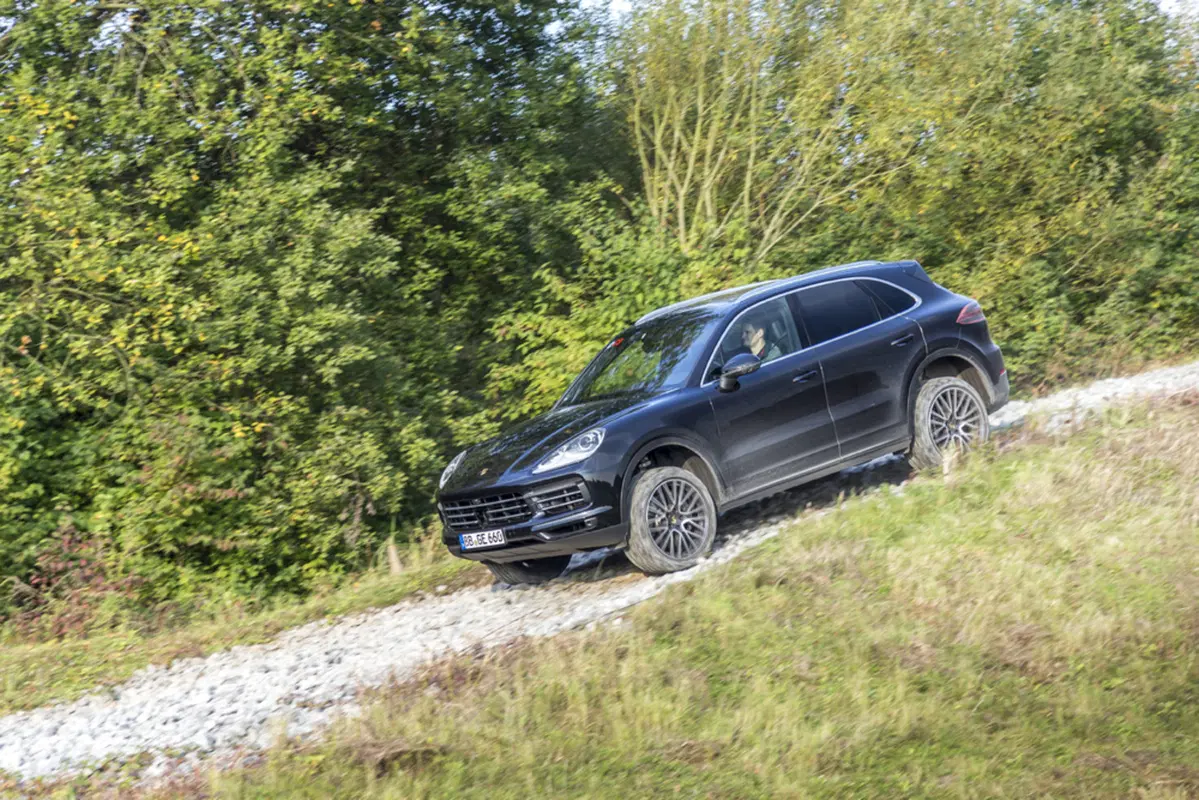 Porsche Cayenne, 3^ generazione: tecnologia nuova sotto il vestito, Parte 2 - Telaio (12)