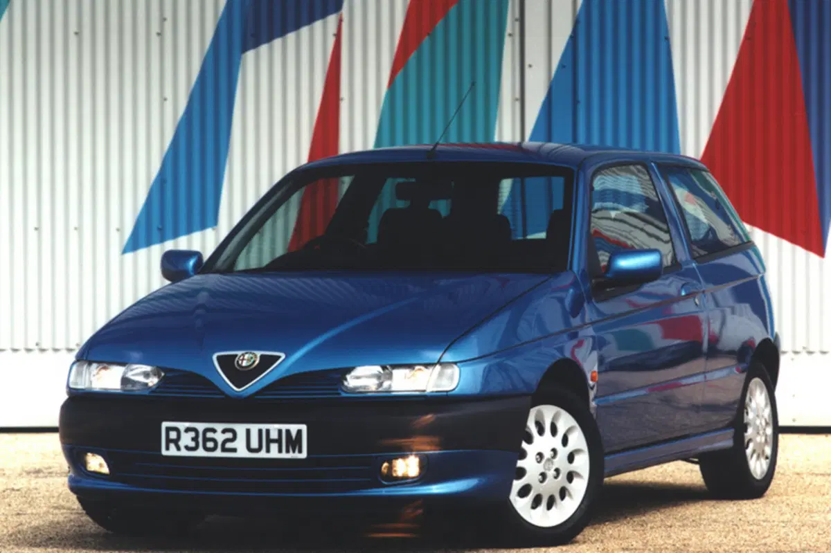 Alfa Romeo 145 1.8i 16V Twin Spark cat L (5)