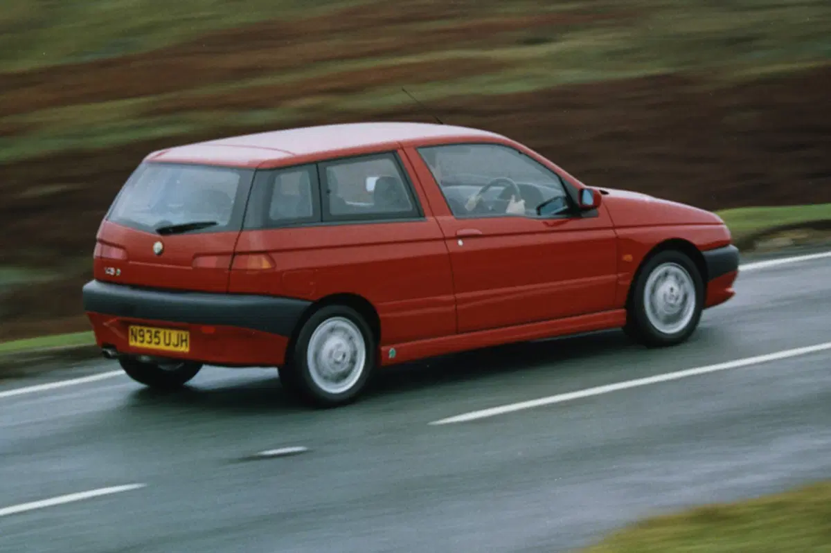 Alfa Romeo 145 1.8i 16V Twin Spark cat L (3)