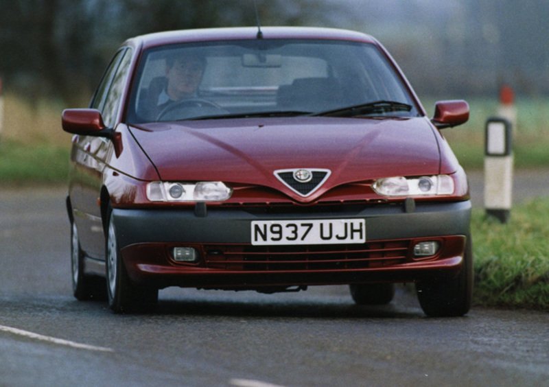 Alfa Romeo 146 (1995-01) (3)