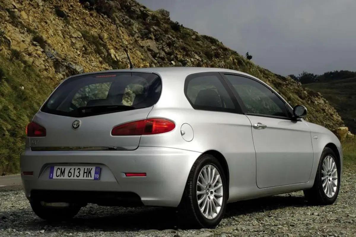 Alfa Romeo 147 1.9 JTD (115) 5 porte Distinctive (3)