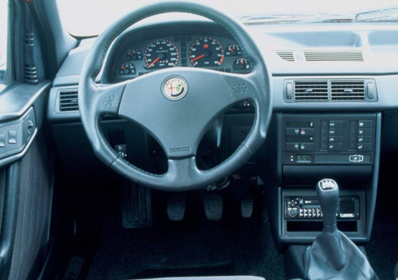 Alfa Romeo 155 (1992-98) (4)
