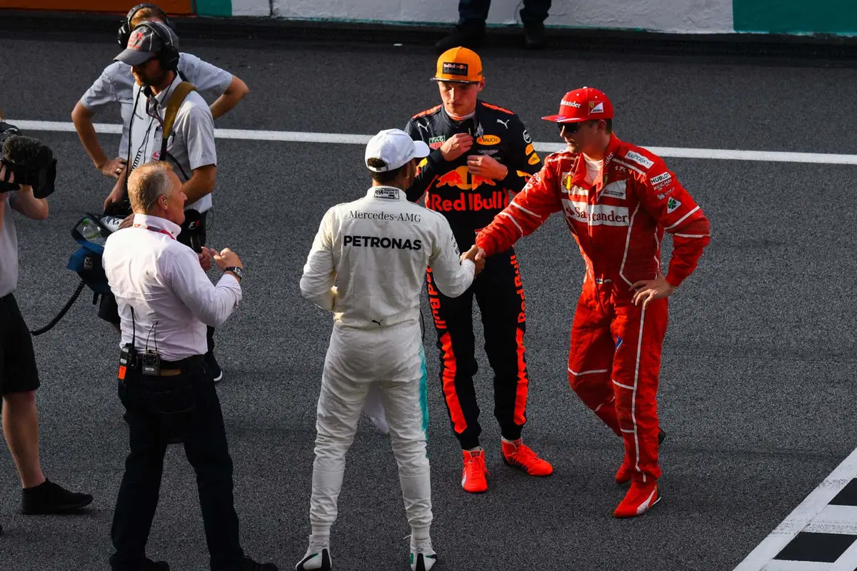 F1, GP Malesia 2017: pole per Hamilton. Vettel ultimo (44)