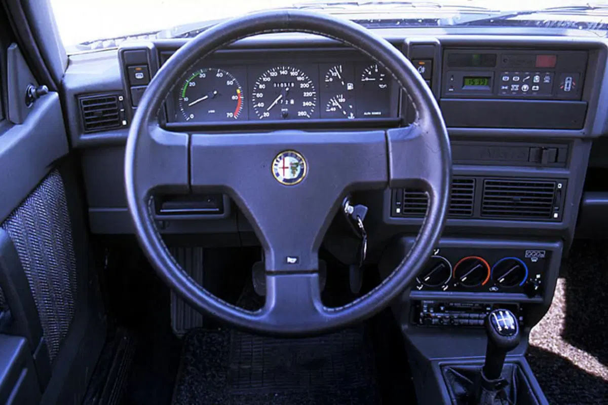 Alfa Romeo 75 (1985-94) (3)