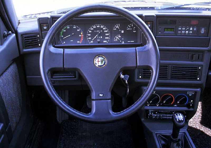 Alfa Romeo 75 (1985-94) (3)