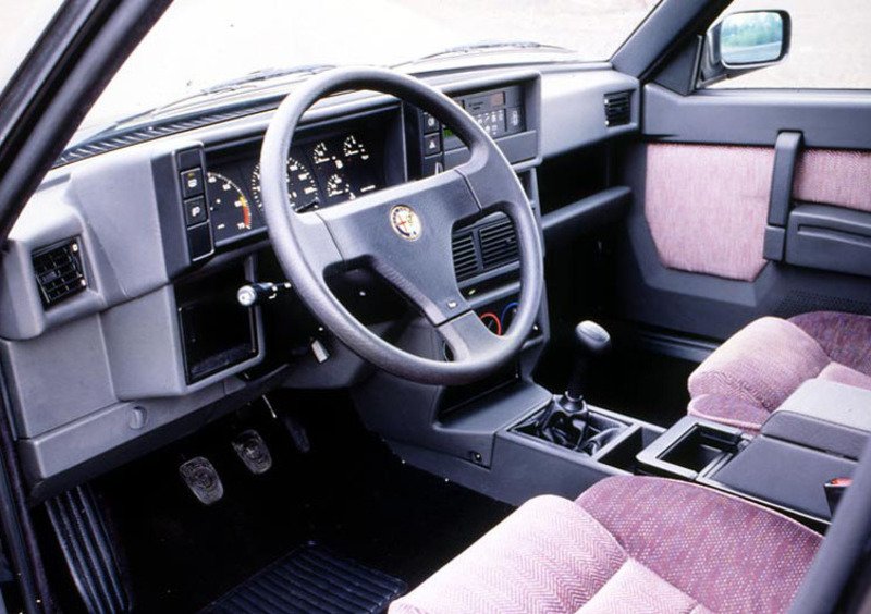Alfa Romeo 75 (1985-94) (4)