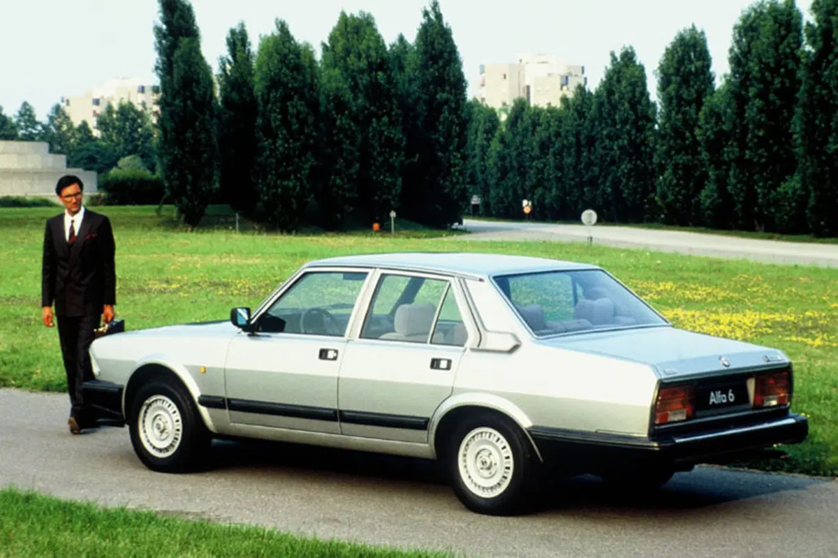 Alfa Romeo Alfa 6 2.5i Quadrifoglio Oro (2)