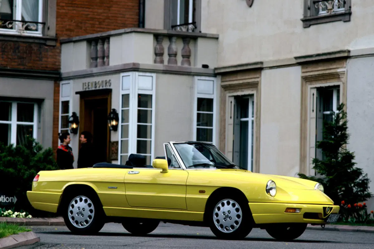 Alfa Romeo Spider 2.0 Veloce