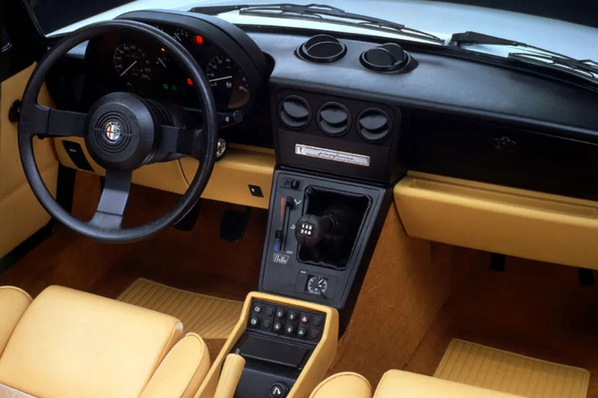 Alfa Romeo Spider 1.6 (3)