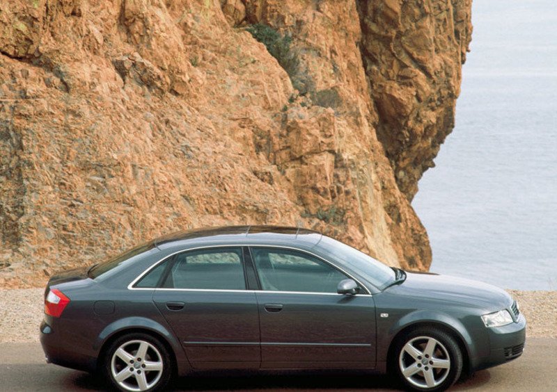 Audi A4 (2000-04) (3)