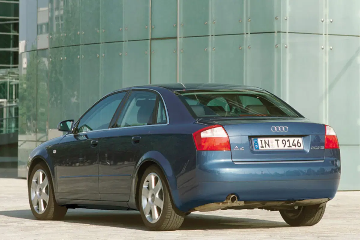 Audi A4 1.9 TDI/130 CV cat (3)