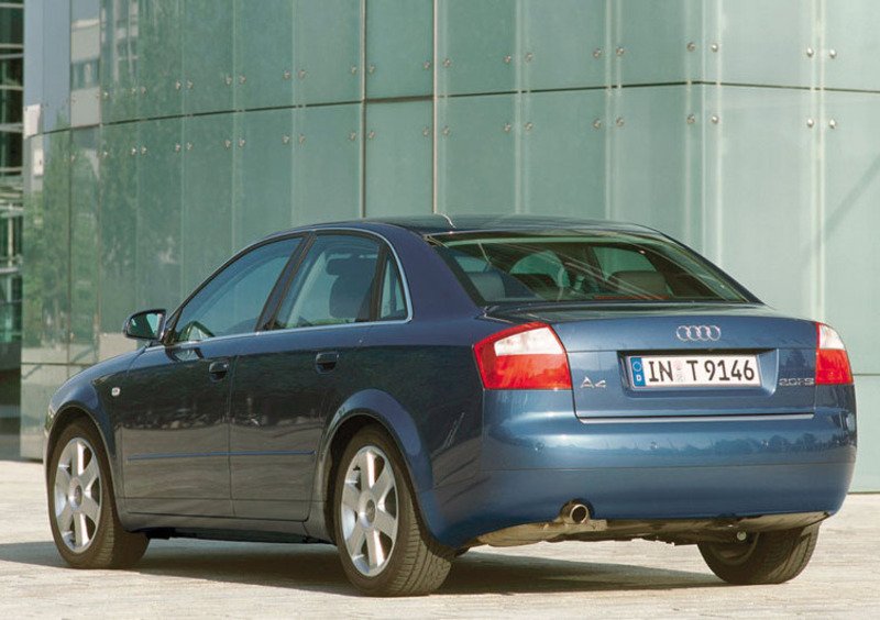 Audi A4 (2000-04) (2)