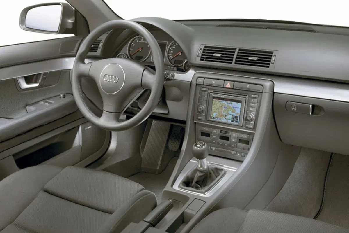 Audi A4 1.9 TDI/130 CV cat (5)