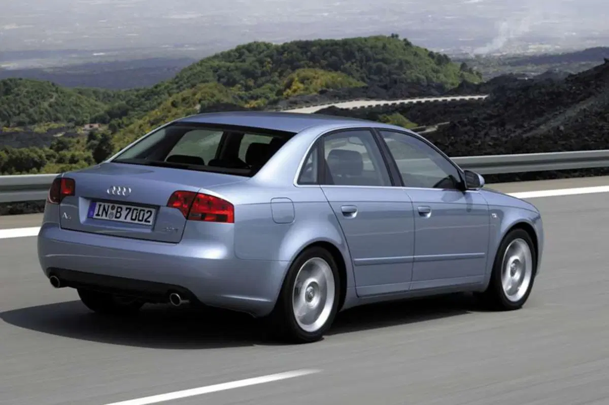 Audi A4 (2004-07) (2)