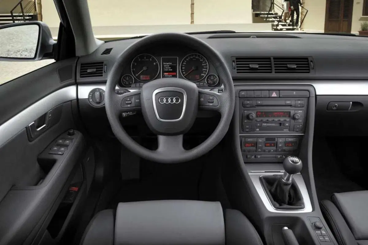 Audi A4 (2004-07) (4)