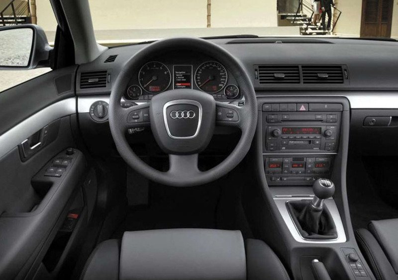 Audi A4 (2004-07) (4)