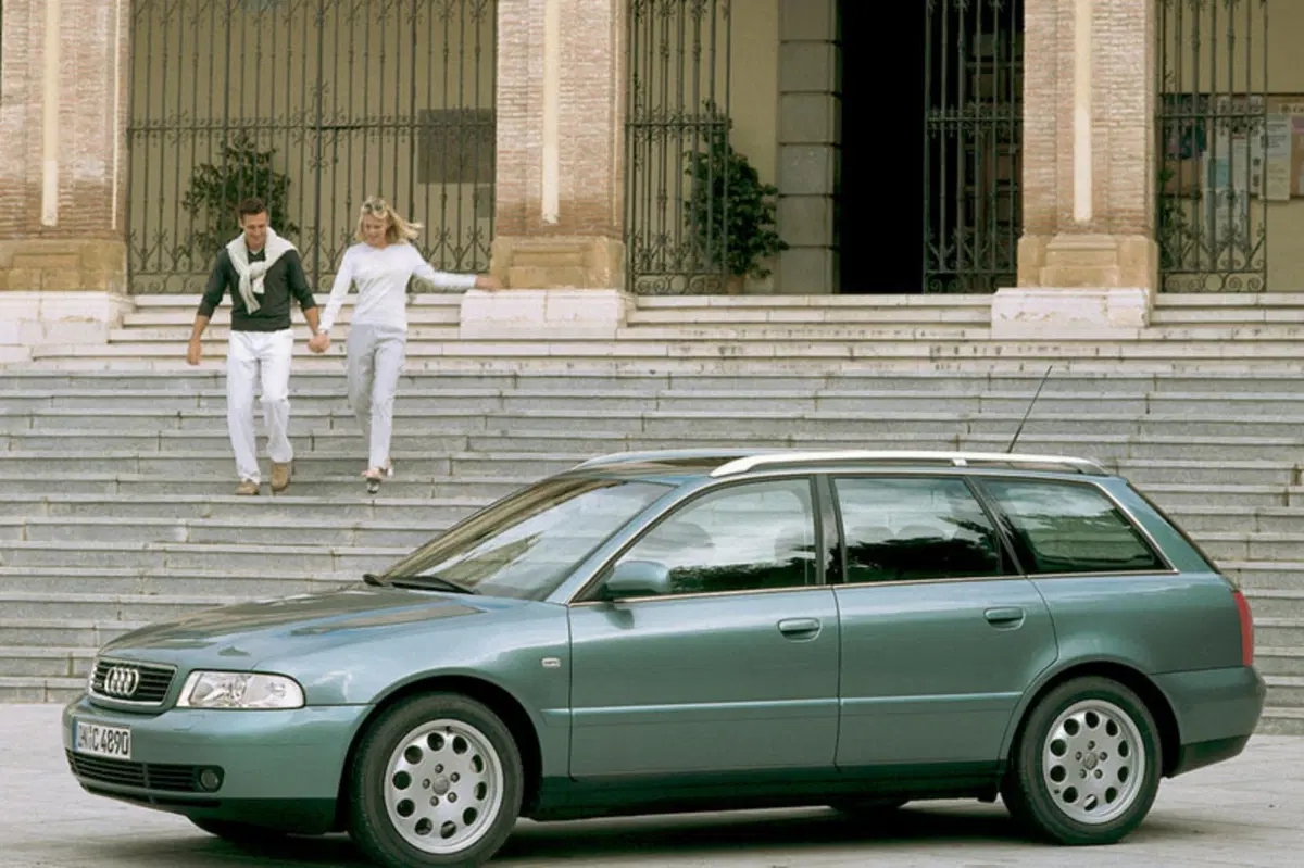 Audi A4 Avant (1996-01) (3)