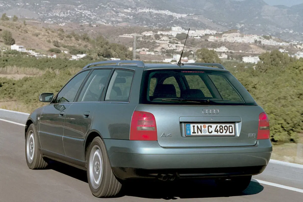 Audi A4 Avant (1996-01) (2)