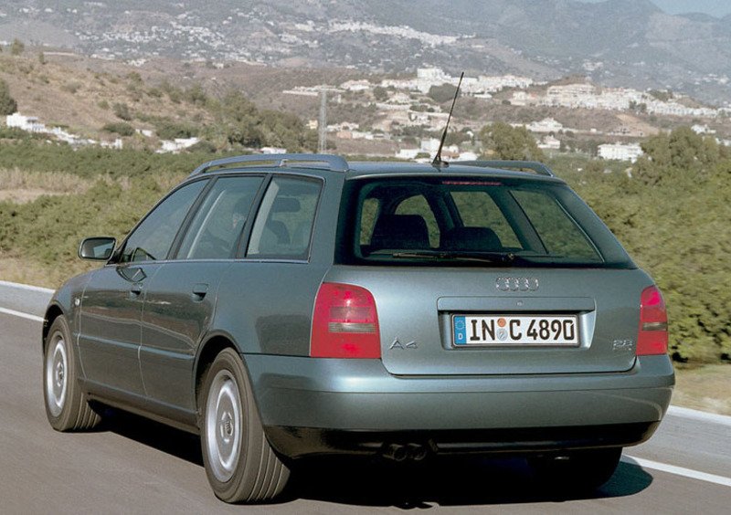 Audi A4 Avant (1996-01) (2)