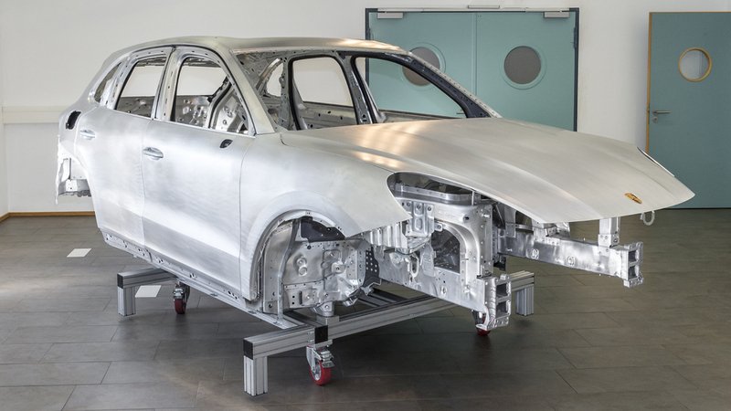 Porsche Cayenne, 3^ generazione: tecnologia nuova sotto il vestito, Parte 4 - Body