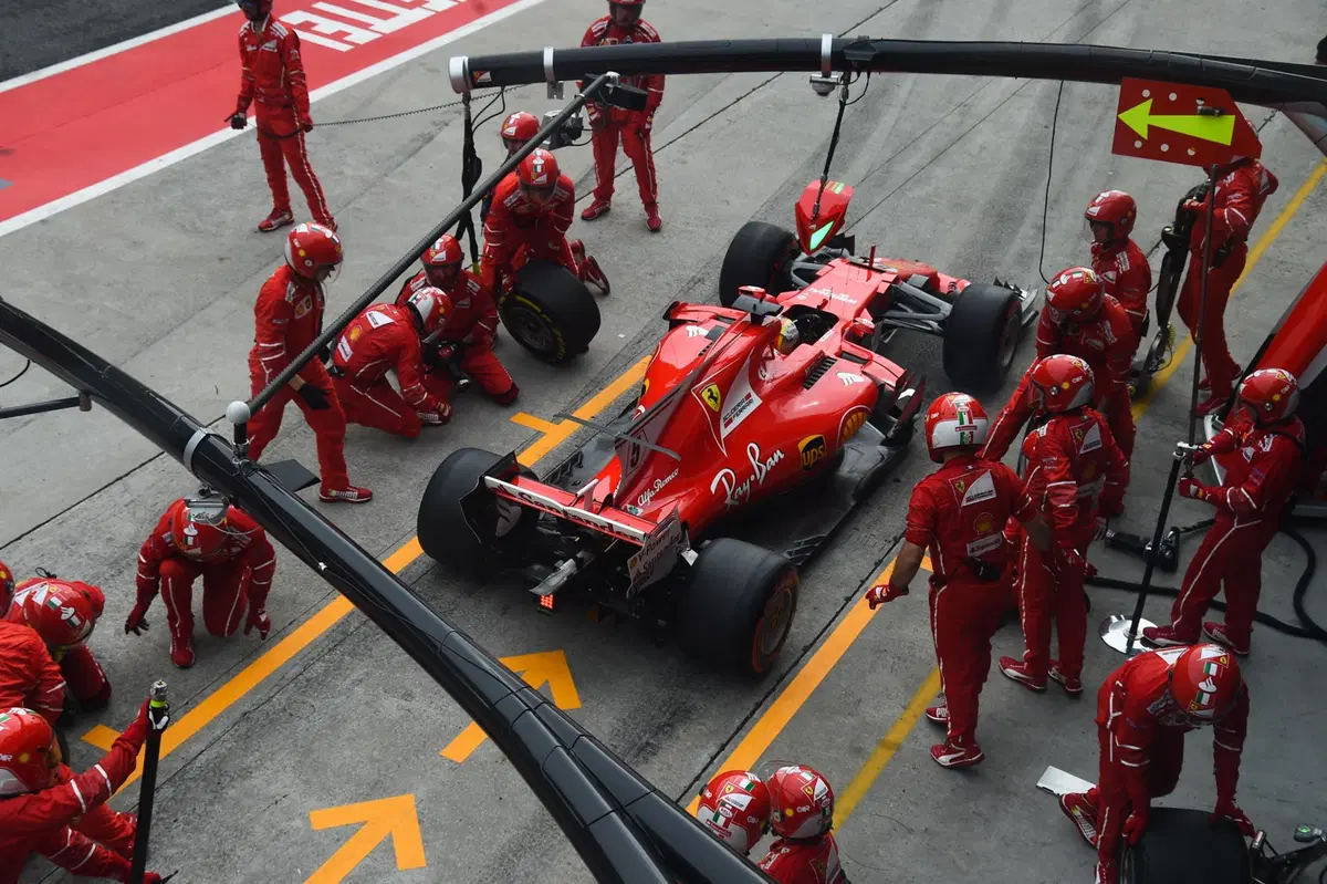 F1, GP Malesia 2017: vince Verstappen. Quarto Vettel (18)
