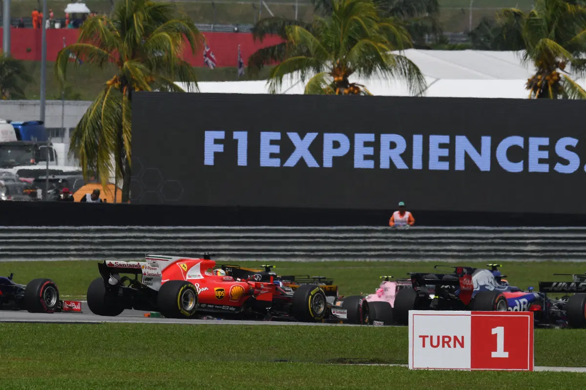 F1, GP Malesia 2017: vince Verstappen. Quarto Vettel (32)