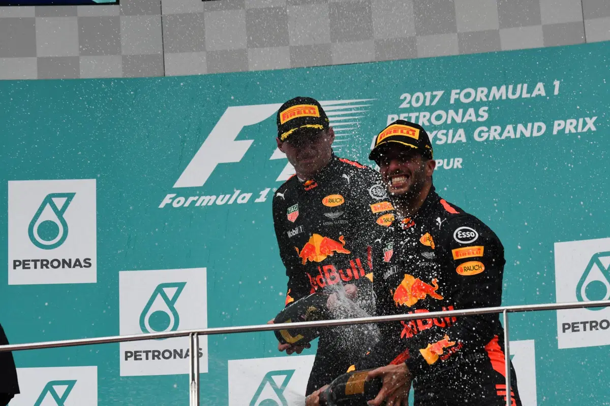 F1, GP Malesia 2017: vince Verstappen. Quarto Vettel (53)