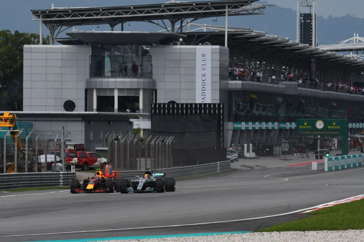 F1, GP Malesia 2017: vince Verstappen. Quarto Vettel (30)