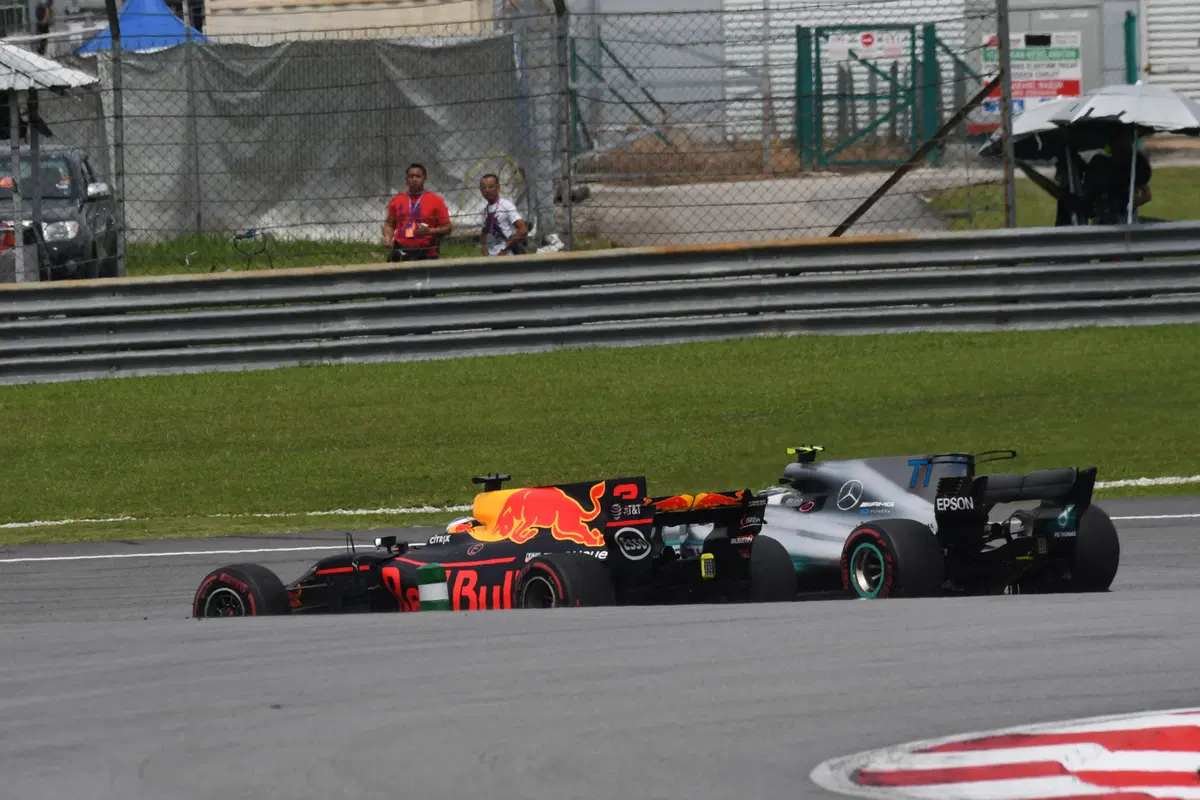 F1, GP Malesia 2017: vince Verstappen. Quarto Vettel (39)
