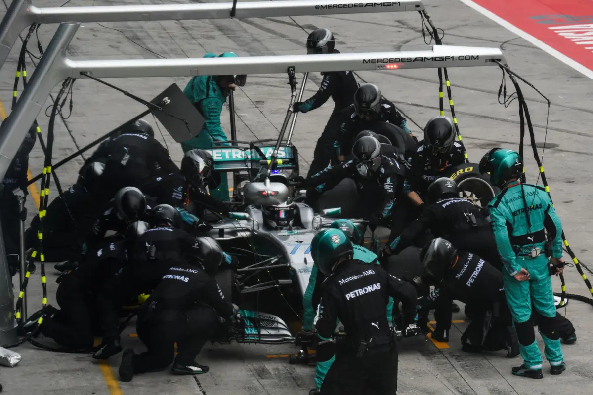 F1, GP Malesia 2017: vince Verstappen. Quarto Vettel (43)