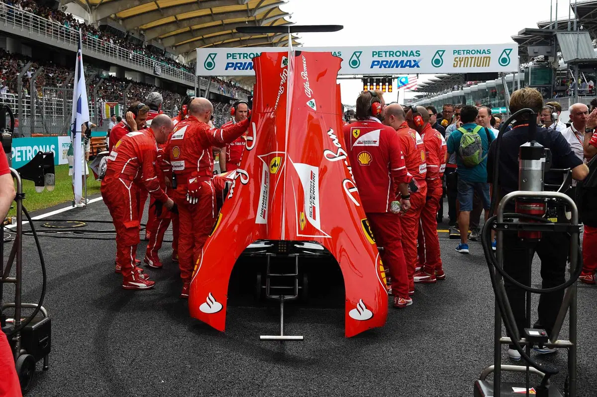 F1, GP Malesia 2017: vince Verstappen. Quarto Vettel (7)