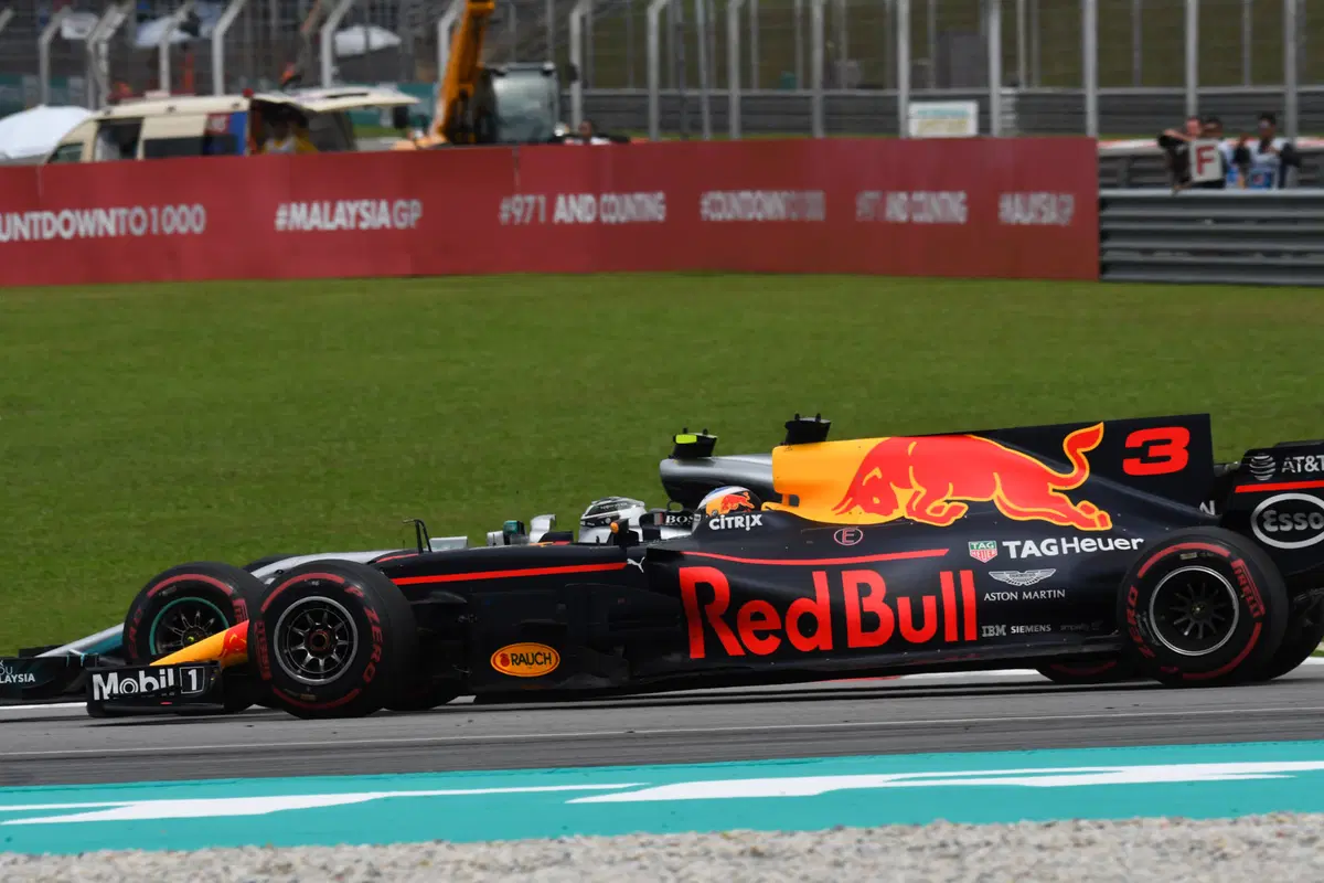 F1, GP Malesia 2017: vince Verstappen. Quarto Vettel (40)