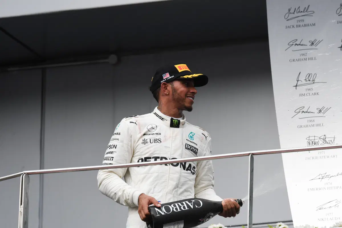 F1, GP Malesia 2017: vince Verstappen. Quarto Vettel (55)