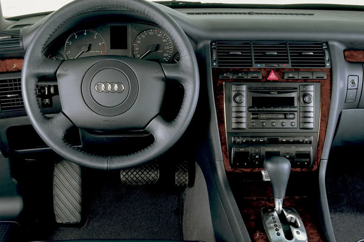 Audi A8 (1994-02) (4)