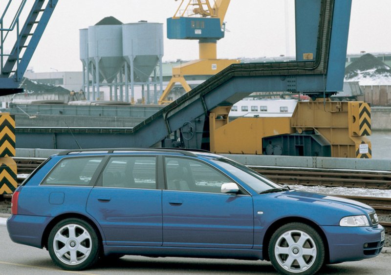 Audi S4 Avant (1997-01) (2)