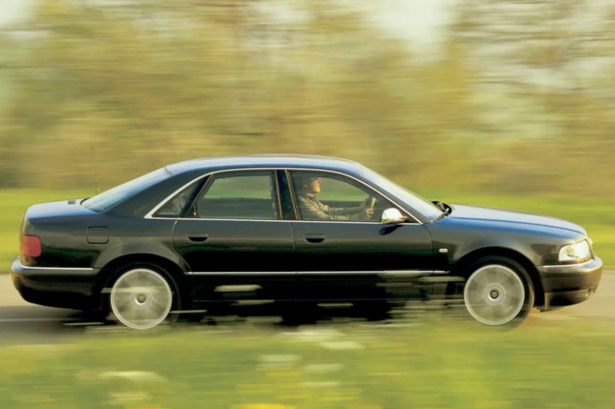 Audi S8 (1996-02) (3)